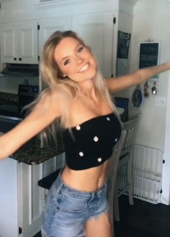 Leaked Hailey malles page private photo viral onlyfans