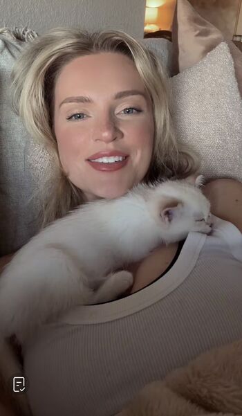 Leaked Hailey malles private photo viral onlyfans