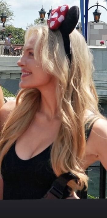 Leaked Hailey malles private photo viral onlyfans