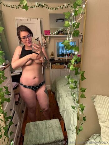 Leaked Hailey roux private photo viral onlyfans