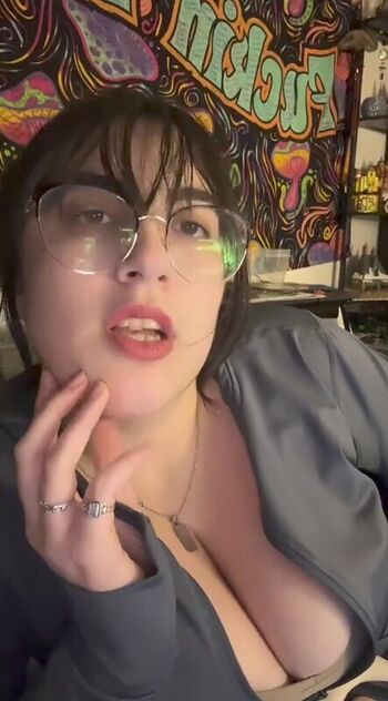 Leaked Haileyavocad private photo viral onlyfans