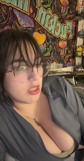 Leaked Haileyavocad private photo viral onlyfans