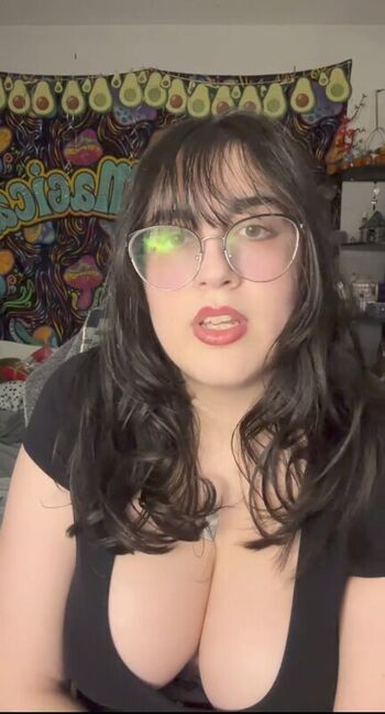 Leaked Haileyavocad private photo viral onlyfans