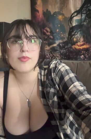 Leaked Haileyavocad private photo viral onlyfans