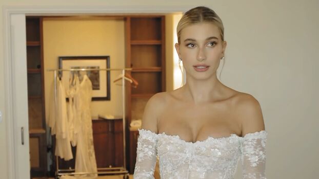 Leaked Haileybaldwin private photo viral onlyfans