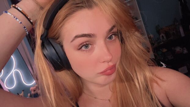 Leaked Halesfyii private photo viral onlyfans