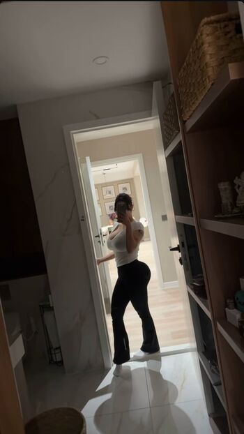 Haliun__b__