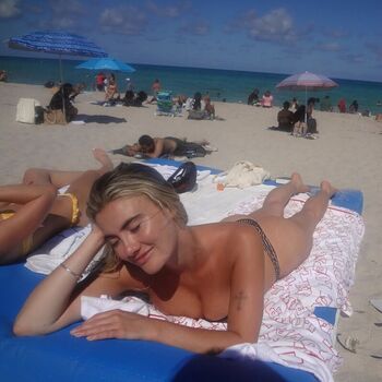 Leaked Hallecossy private photo viral onlyfans