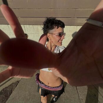 Leaked Halsey page private photo viral onlyfans