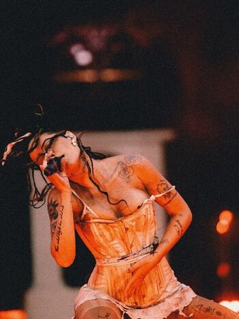 Leaked Halsey page private photo viral onlyfans