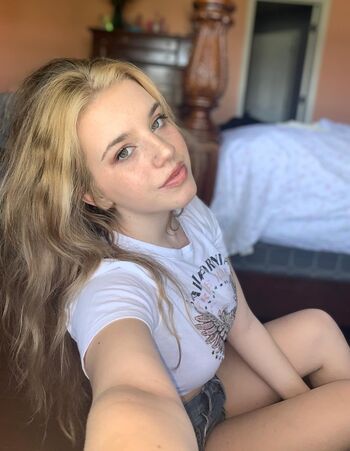 Leaked Okie mom/ private photo viral onlyfans