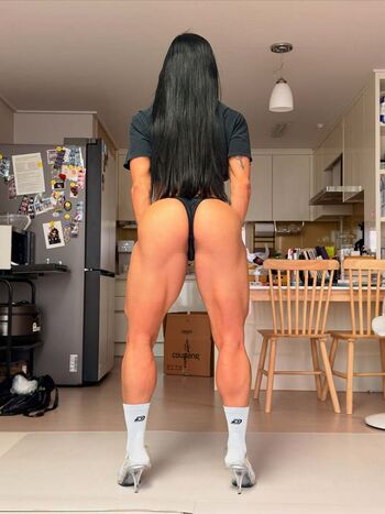 Hannah IFBB Pro