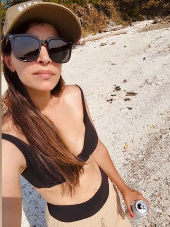 Hannah Simone