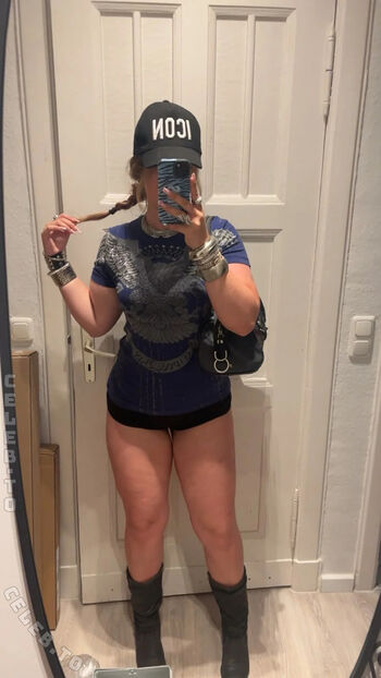 Leaked Hannahmontana private photo viral onlyfans