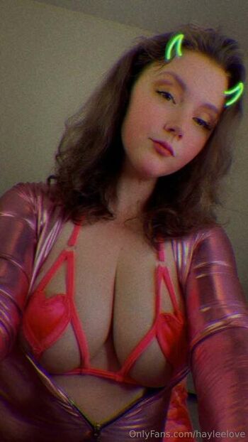 Leaked Hayleelove private photo viral onlyfans