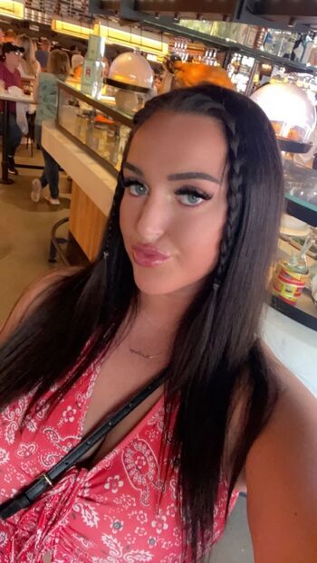 Leaked Hayley d page private photo viral onlyfans