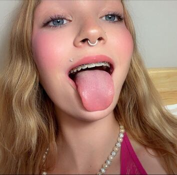 Hayleyanaa