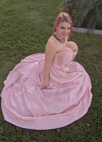 Leaked Heidi corinne private photo viral onlyfans
