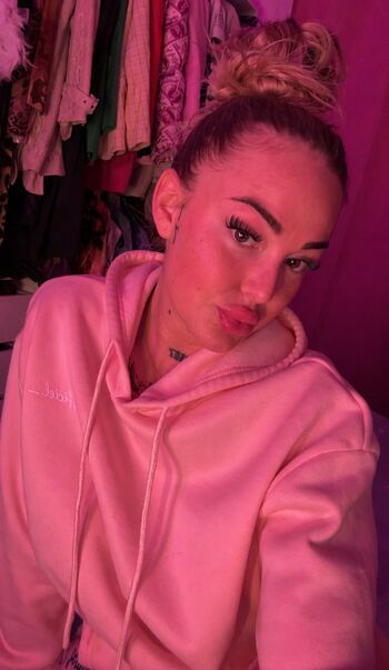 Leaked Helenaeliart private photo viral onlyfans