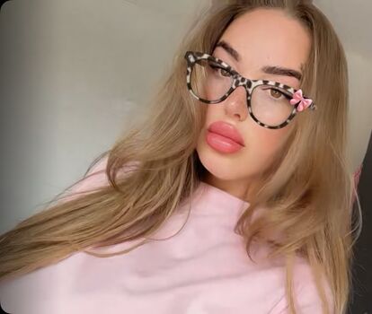 Leaked Helenaeliart private photo viral onlyfans
