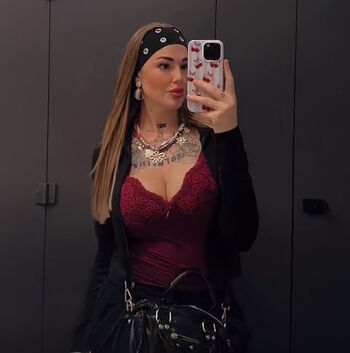 Helenaeliart