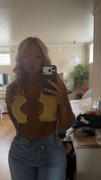 Leaked Heleneelises private photo viral onlyfans