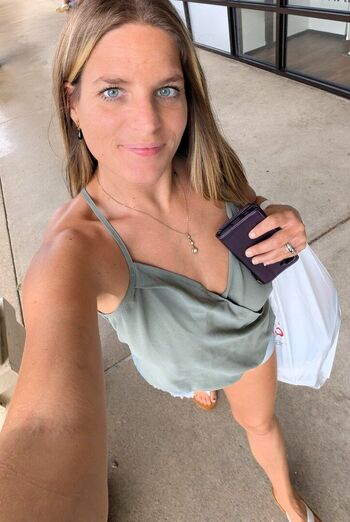 Hellahotwife