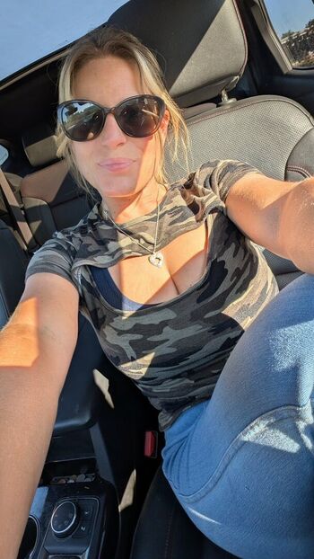 Leaked Hellahotwife private photo viral onlyfans