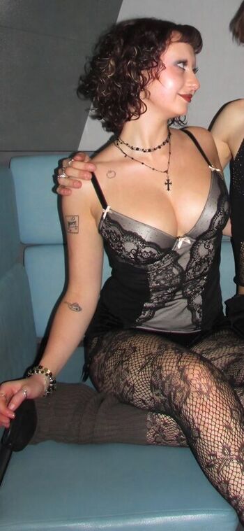 Leaked Hemsley private photo viral onlyfans