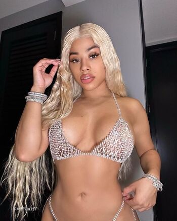 Leaked Hennessycarolina private photo viral onlyfans