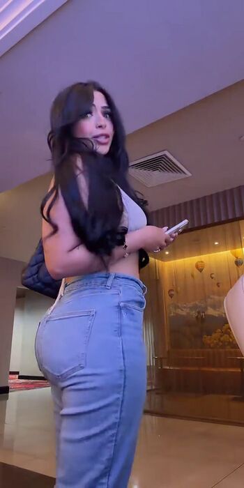 hermosa.kari