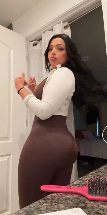 hermosa.kari