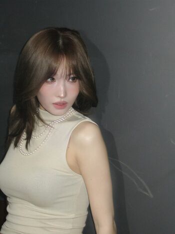 Hirai Momo