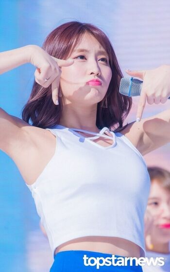 Hirai Momo