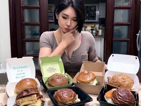 Hitomi Songyuxin