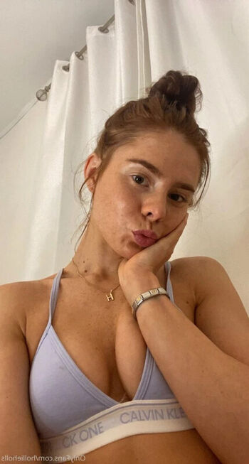 Leaked Hollieholls page private photo viral onlyfans