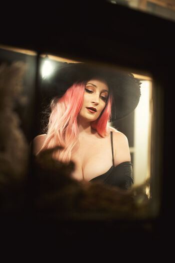 Holly Wolf