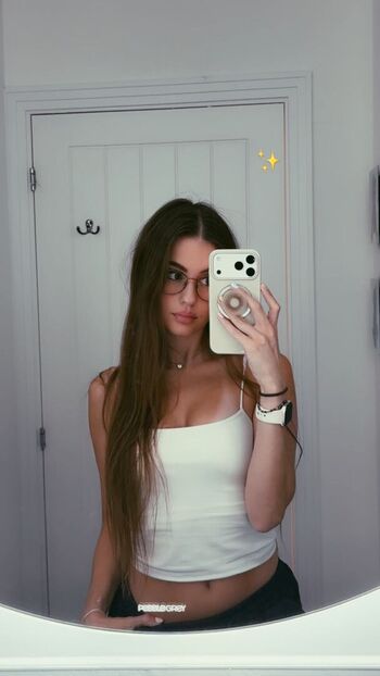 Leaked Hollyh private photo viral onlyfans