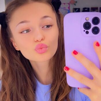 Leaked Honeybetween cookies private photo viral onlyfans