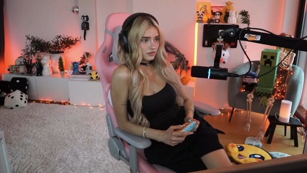 Leaked Honeypuu  page private photo viral onlyfans