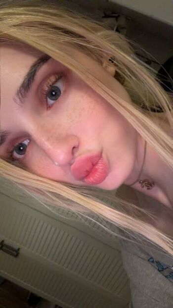 Leaked Honeypuu private photo viral onlyfans