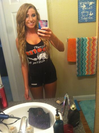 Hooters Girls