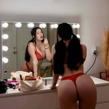 Hotblockchain / Emily Cocea / cryptobaddie1