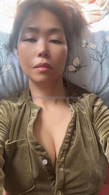 Hotmomjane