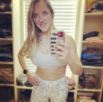 hotmommatease