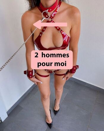 Leaked Hotwife private photo viral onlyfans