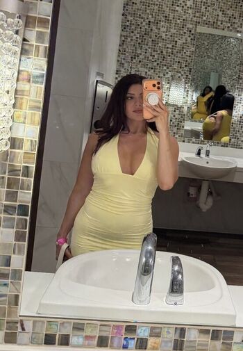Hotwives XXX