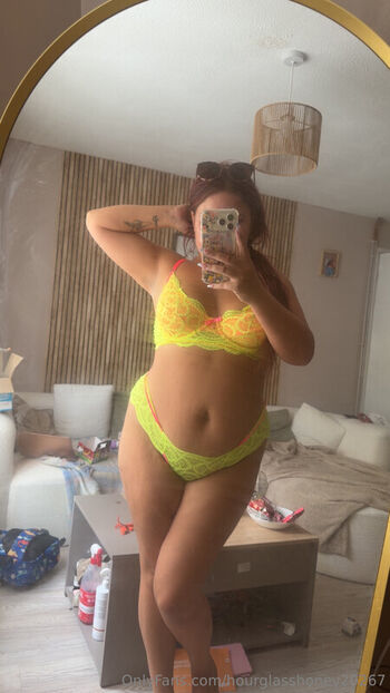 Leaked Hourglasshoney private photo viral onlyfans