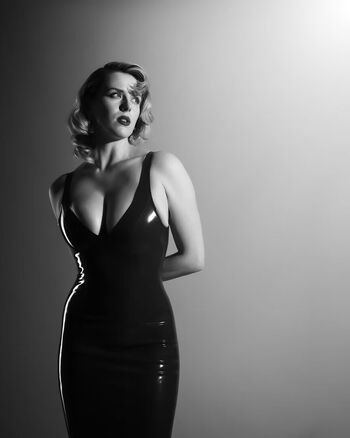 Leaked Houseofvivienne private photo viral onlyfans