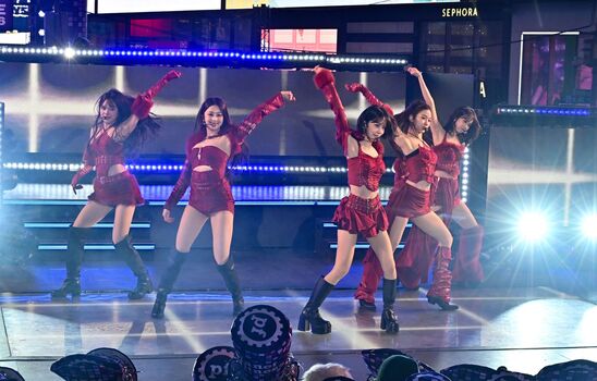 Huh Yunjin 허윤진